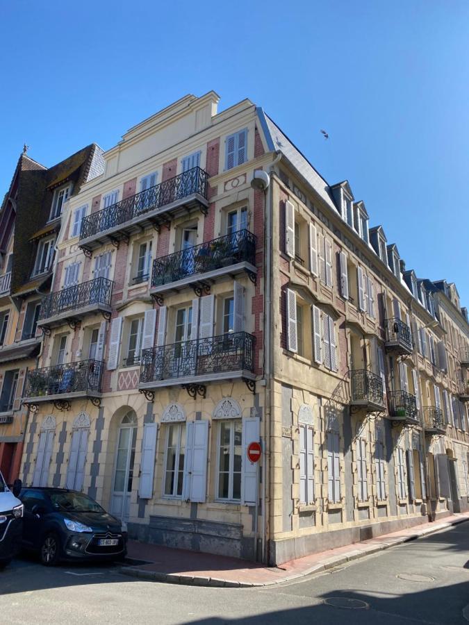 Appartement Le Petit Flaubert à Trouville-sur-Mer Extérieur photo